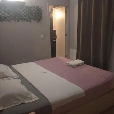Apartment Metro Flat *